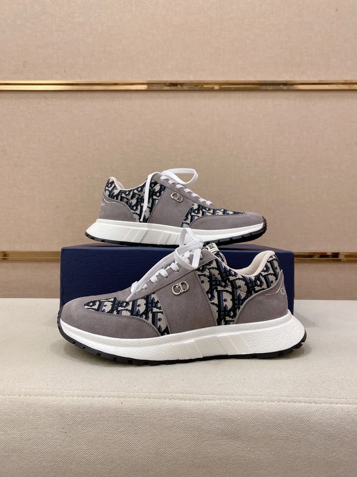 Men's shoes💰 462💰🇮🇹🇮🇹Dior d The new model is on sale at the same time at the counter. The upper 🇮🇹 is imported Italian first-layer cowhide, and the lining is fully imported sheepskin 💪💪. It is a complete 1⃣️ to 1⃣️ replica 🇮🇹💪💪, ⚠ Sole: The original sole is specially provided by the original factory. The exclusive movable molded sole is super comfortable. ⚠Original factory single goods, 🔍🔍high quality, you can enter and leave the counter at will, welcome to compare⚠. Code number: 38-44. Can be customized 45-46